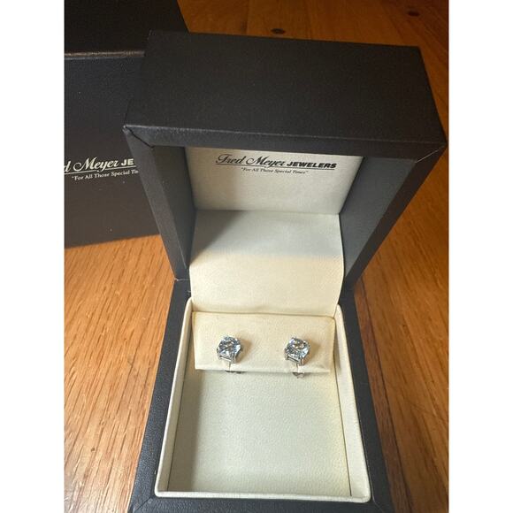 Fred Meyer Jewelry 2 pc. matching set: Dec birthstone Blue Turquoise - Picture 3 of 8